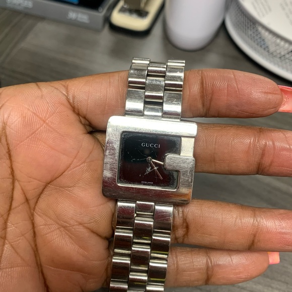 Authentic Gucci Men’s G Face Watch in Preloved condition - Picture 4 of 4